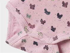 Trykknaplukning i lyserød langærmet body med sløjfeprint fra Name It 13240580 corsage